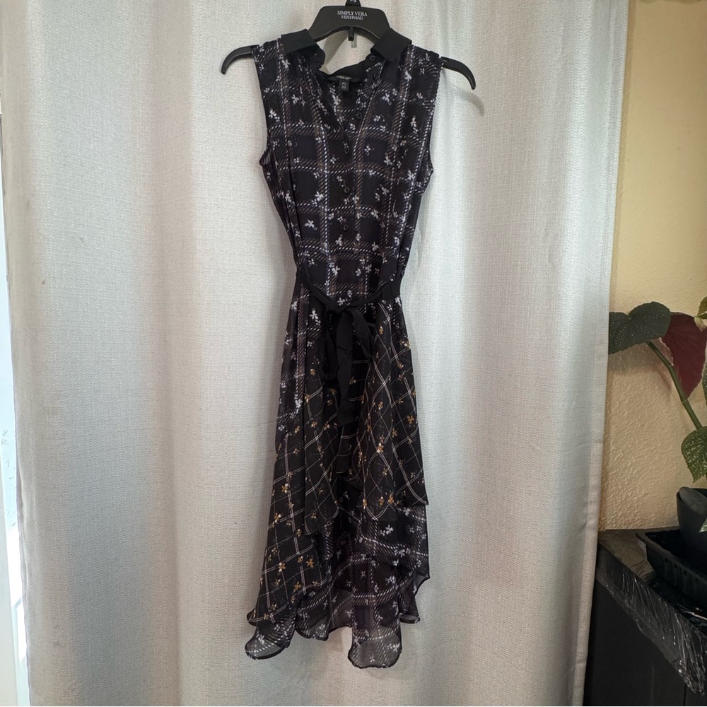 Vera wang Navy plaid floral midi flowy dress with button chest